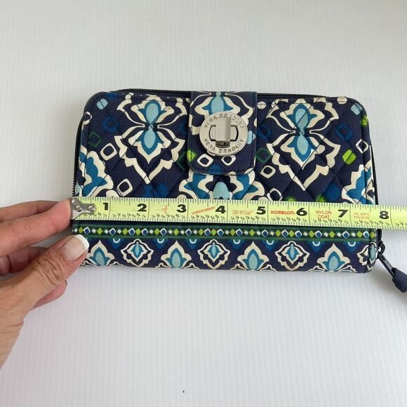 VERA BRADLEY Turnlock Wallet RIFD Pattern Blue Ink Zip Around Large Quilted - Picture 11 of 13